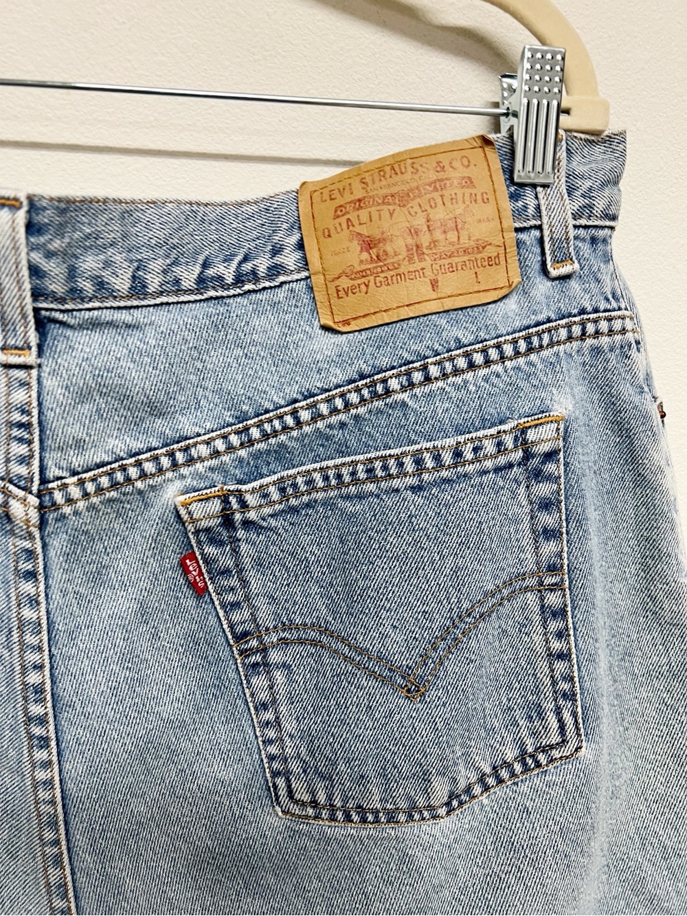 Levis Womens Vintage 90s Y2K Light Wash Classic Denim Baggy Mom Shorts Size 18 - Picture 5 of 9
